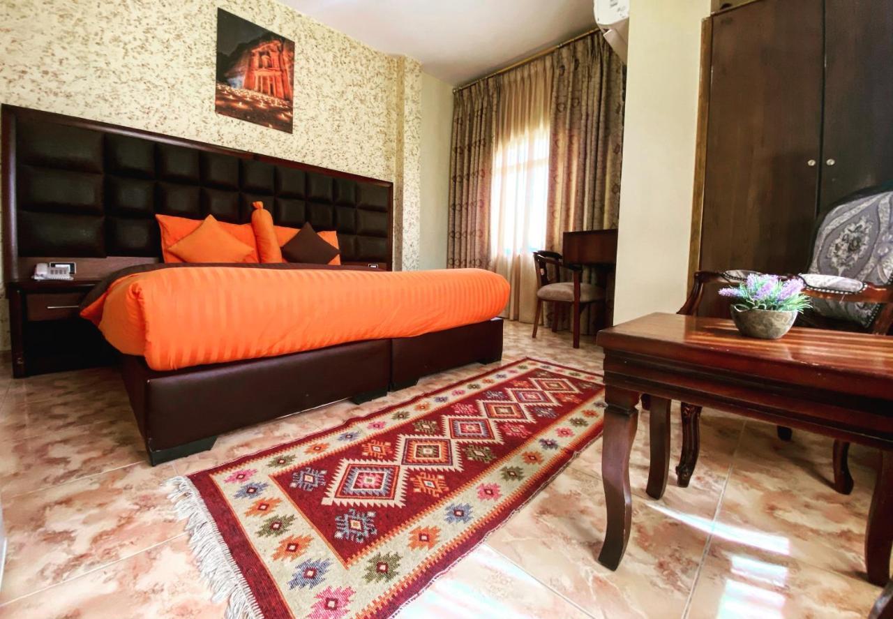 Anbat Midtown Hotel Wadi Musa Esterno foto