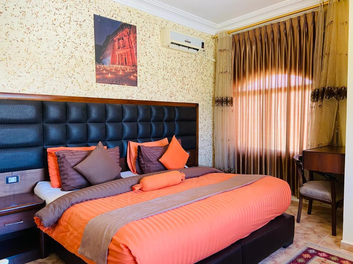 Anbat Midtown Hotel Wadi Musa Esterno foto