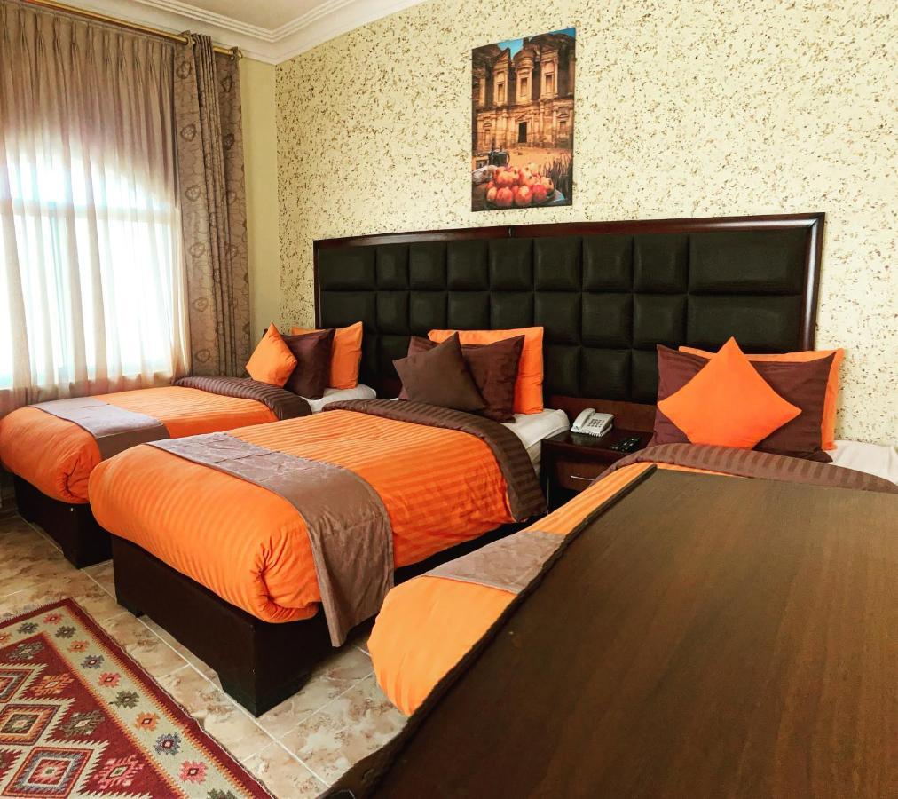 Anbat Midtown Hotel Wadi Musa Esterno foto