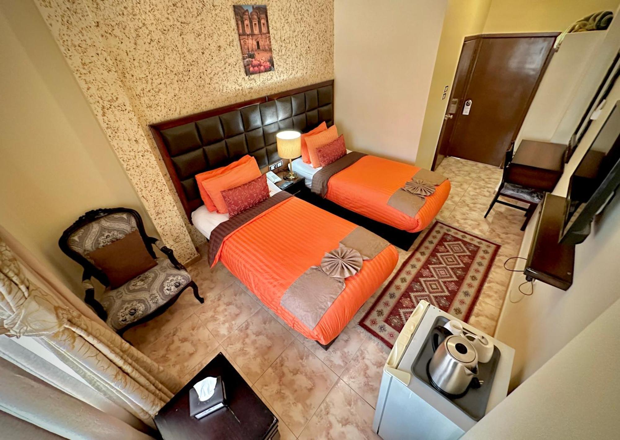 Anbat Midtown Hotel Wadi Musa Esterno foto