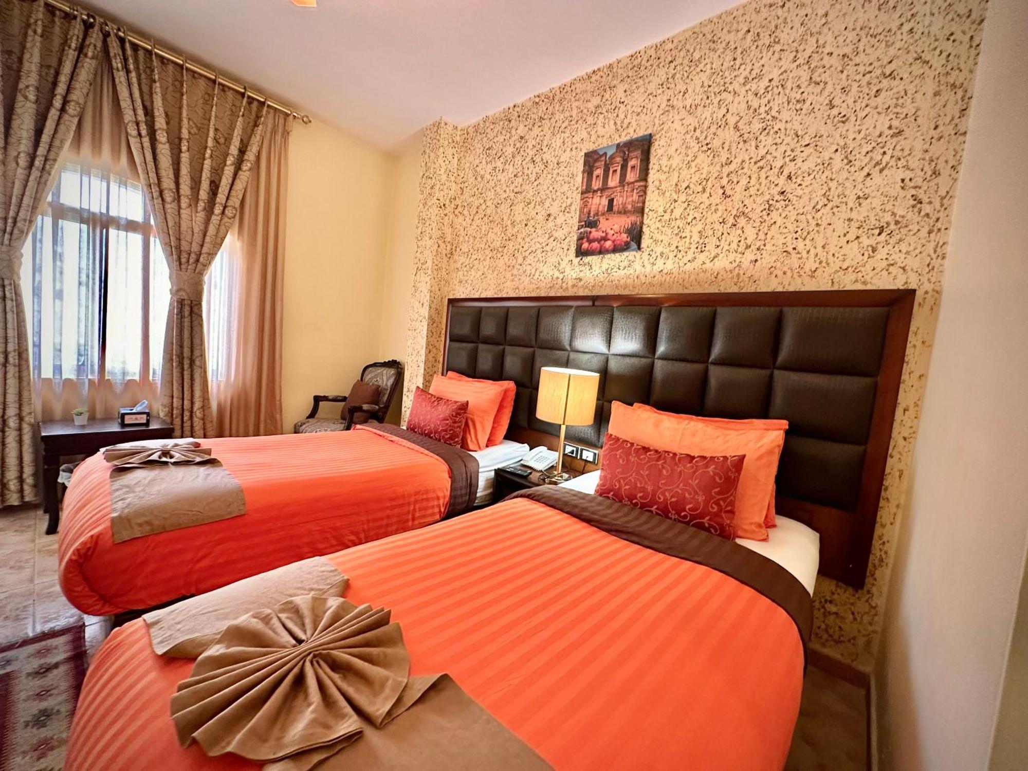 Anbat Midtown Hotel Wadi Musa Esterno foto