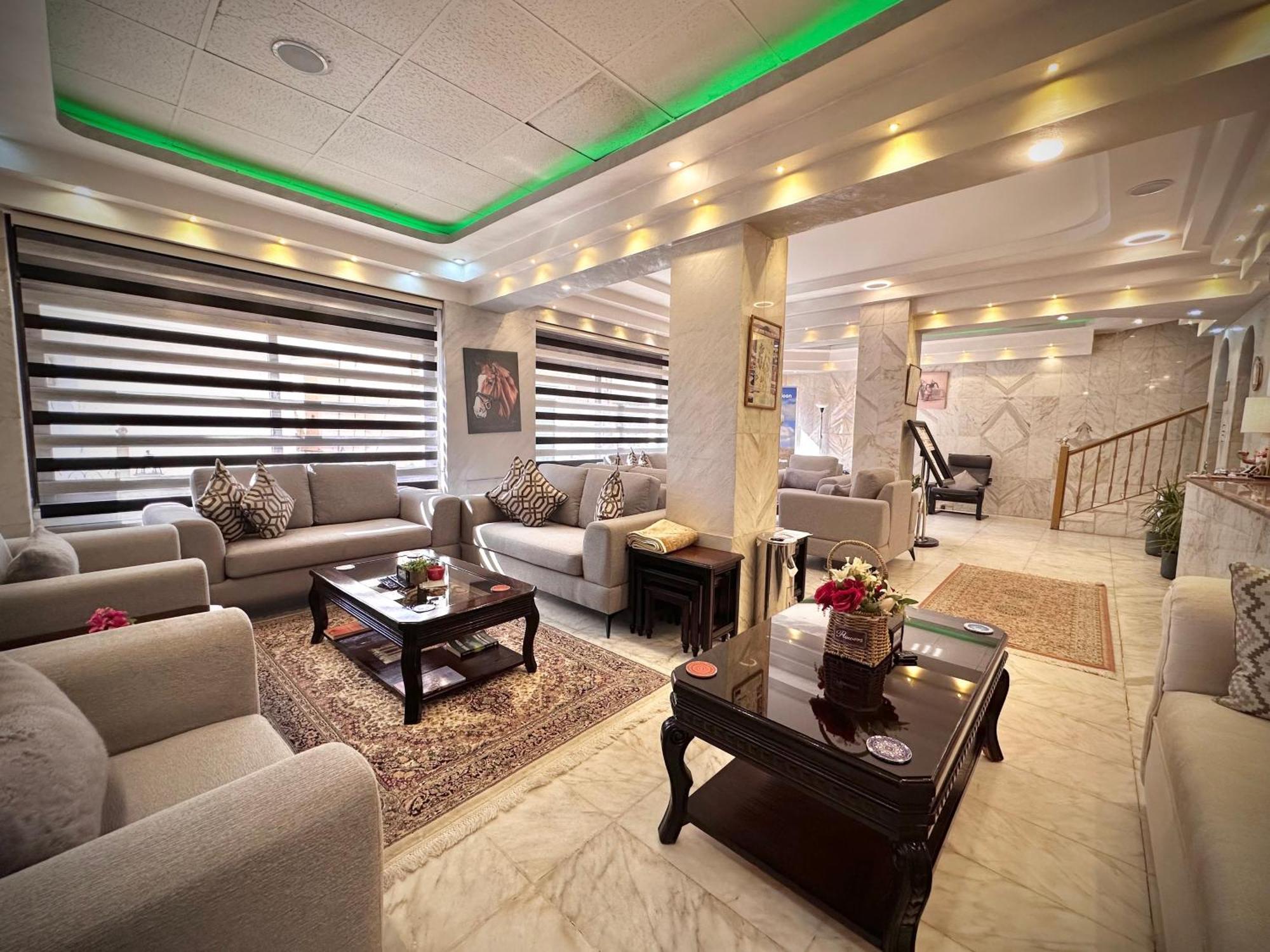 Anbat Midtown Hotel Wadi Musa Esterno foto